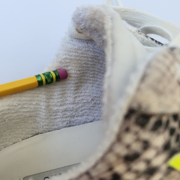 Steven New York By Steve Madden Neon Star Snakeskin Fabric Print Sneakers 8 M - Picture 16 of 16